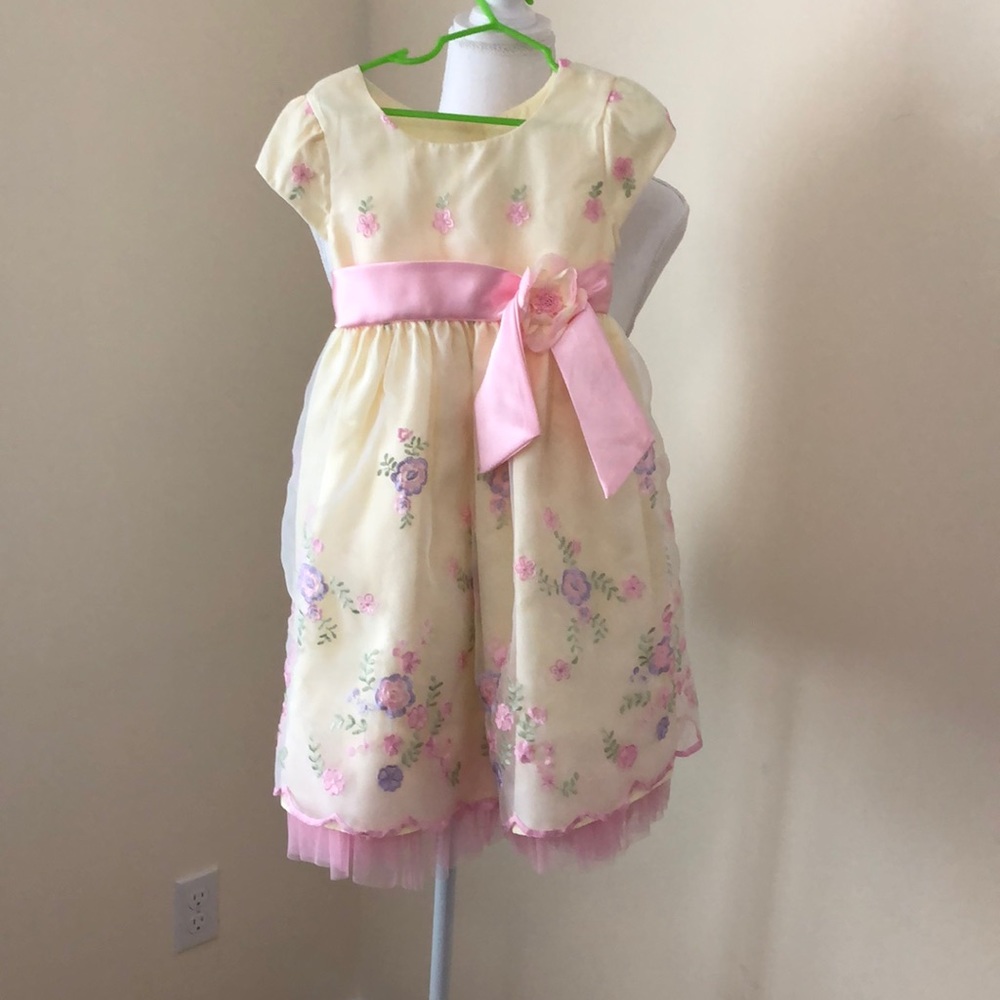 Beautiful size 4 Easter or Summer dress